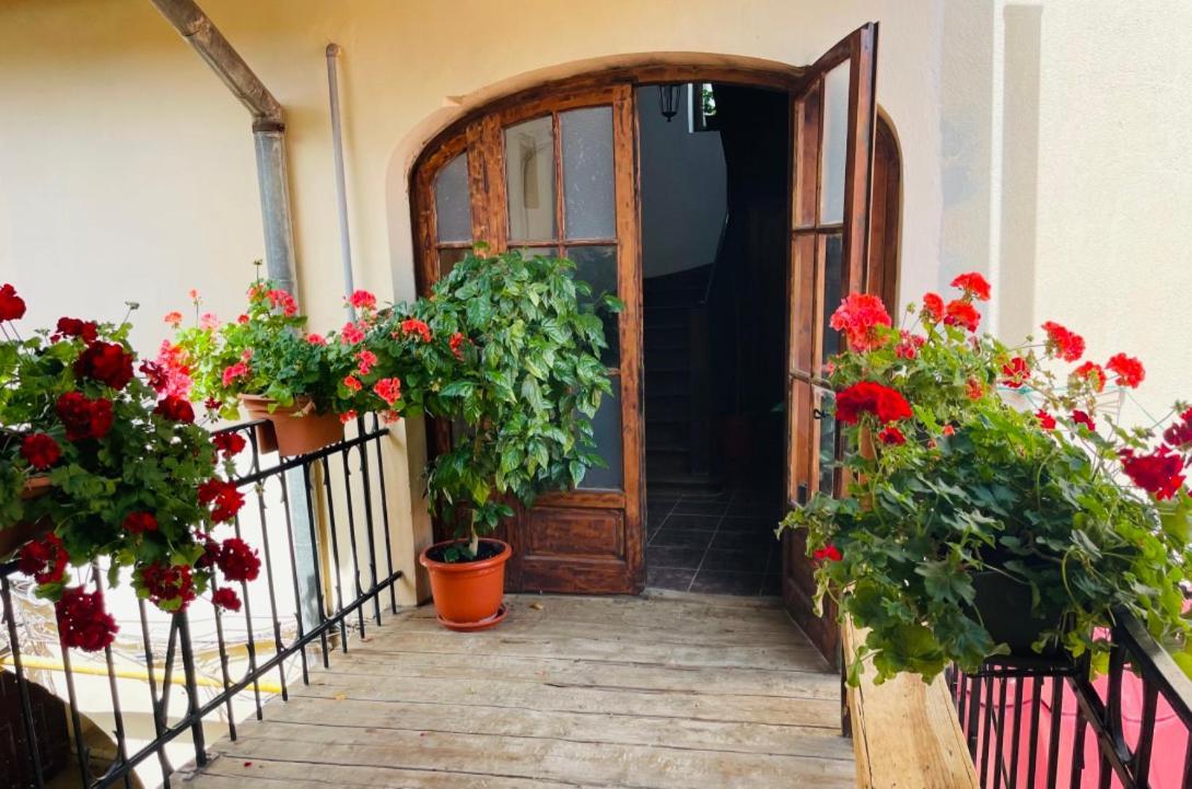 Spacious Stylish Apartment In Old Town 시비우 외부 사진