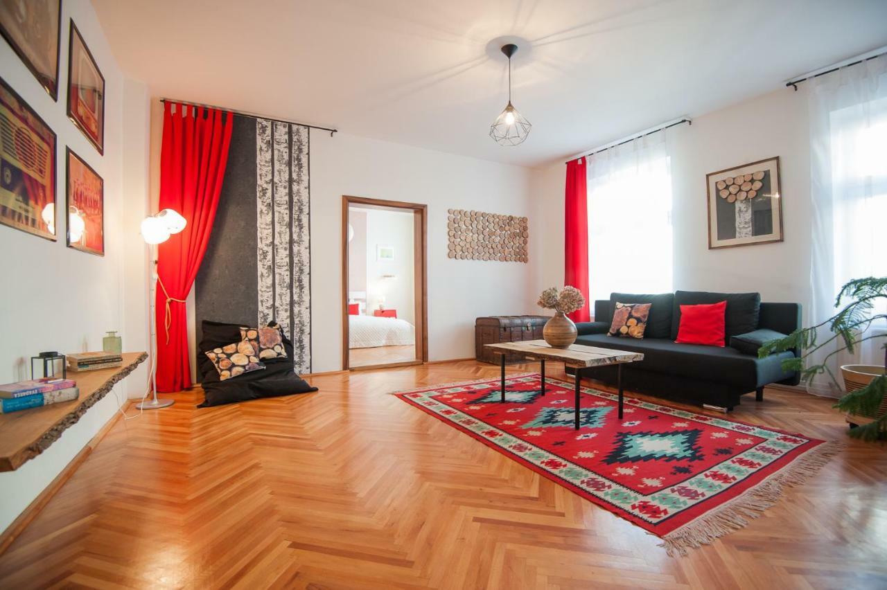 Spacious Stylish Apartment In Old Town 시비우 외부 사진