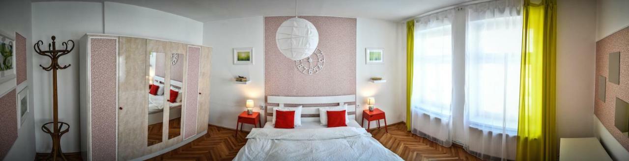 Spacious Stylish Apartment In Old Town 시비우 외부 사진